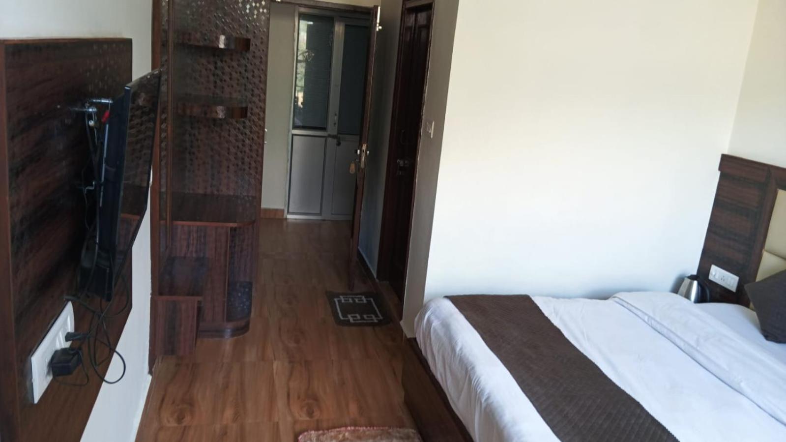 Hotel Hillora Mcleodganj МакЛеод Ганж Екстериор снимка